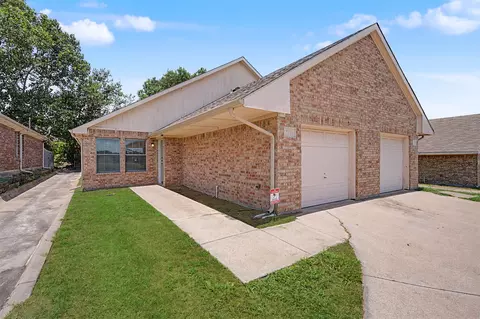 3124 Cherry Ln, Fort Worth, TX 76116