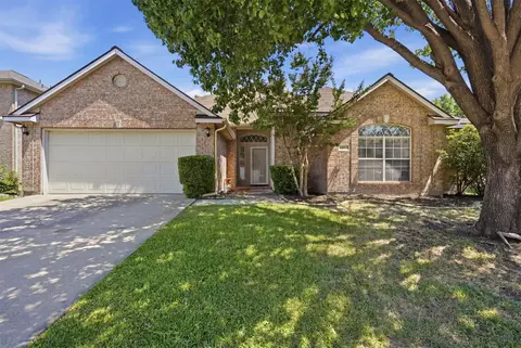 4013 Azalea Dr, Haltom City, TX 76137