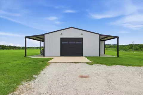 10061 Fm 66, Grandview, TX 76050