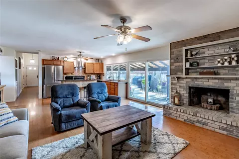 1204 Warwick Dr, Mesquite, TX 75150