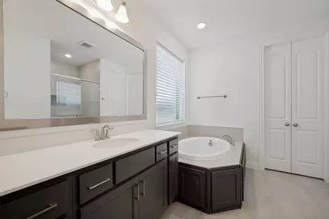 Bath - 2829 Epping Way, Celina, TX 75009 photo 3 of 4
