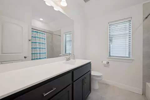 Bath - 2829 Epping Way, Celina, TX 75009 photo 4 of 4