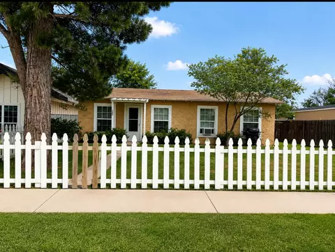 306 5th St, Andrews, TX 79714