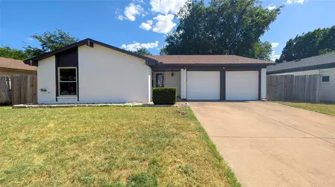 6412 Grasshopper Dr, Watauga, TX 76148