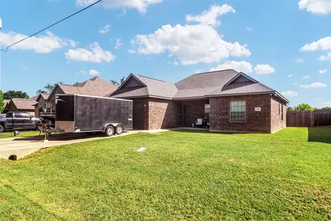 Exterior - 591 Eubank St, Mabank, TX 75147 photo 2 of 5