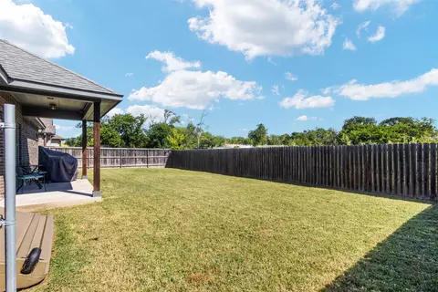 Exterior - 591 Eubank St, Mabank, TX 75147 photo 3 of 5