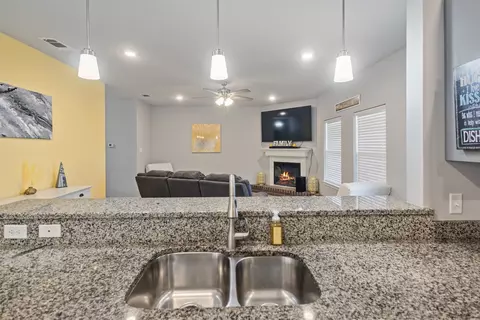 Kitchen - 591 Eubank St, Mabank, TX 75147 photo 2 of 6