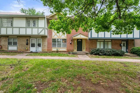 376 Westview Ter, Arlington, TX 76013
