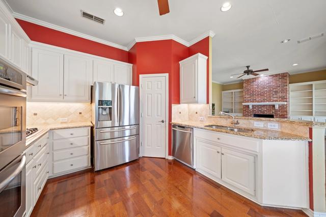 917 Hills Creek Dr, Mckinney, TX 75072