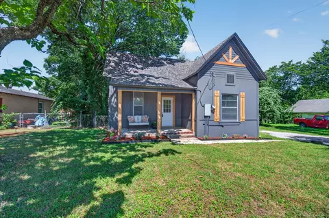 202 S Main St, Joshua, TX 76058