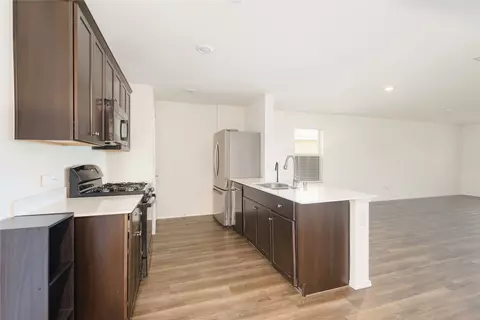 Kitchen - 1614 Fields View Dr, Anna, TX 75409 photo 2 of 4