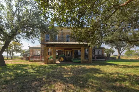 6887 Von Ormy Rd, Von Ormy, TX 78073 photo 6