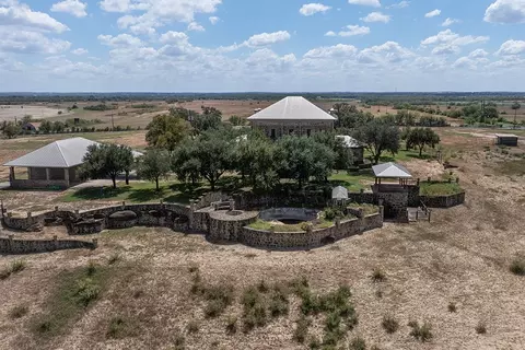 6887 Von Ormy Rd, Von Ormy, TX 78073 photo 1