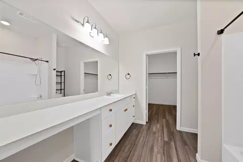 Bath - 1433 Ancer Way, Haslet, TX 76052 photo 1 of 4