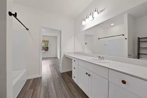 Bath - 1433 Ancer Way, Haslet, TX 76052 photo 2 of 4