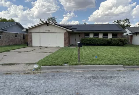 1707 15th St, Mineral Wells, TX 76067