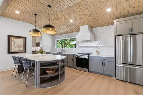 Kitchen - 4167 Highway 67, Rainbow, TX 76077 photo 2 of 2
