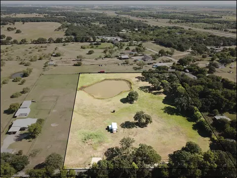 1717 County Rd 909, Joshua, TX 76058
