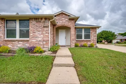 2656 Guadalupe Dr, Mesquite, TX 75181