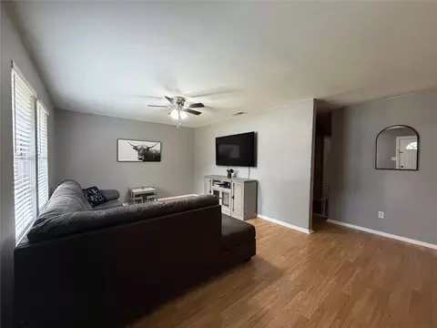 Living - 508 Batterson St, Cleburne, TX 76031 photo 5 of 6