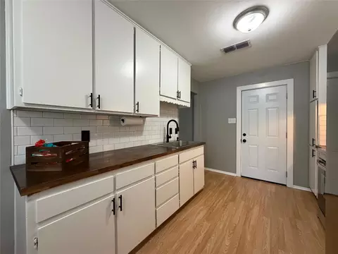 Kitchen - 508 Batterson St, Cleburne, TX 76031 photo 6 of 6