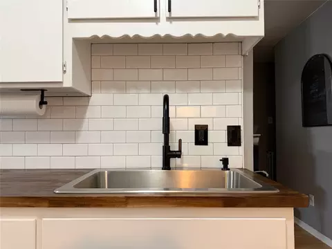 Kitchen - 508 Batterson St, Cleburne, TX 76031 photo 4 of 6