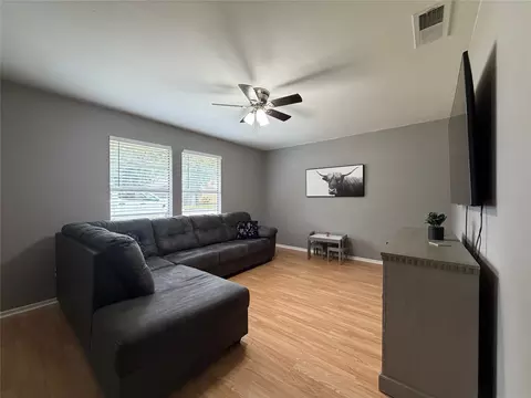 Living - 508 Batterson St, Cleburne, TX 76031 photo 2 of 6