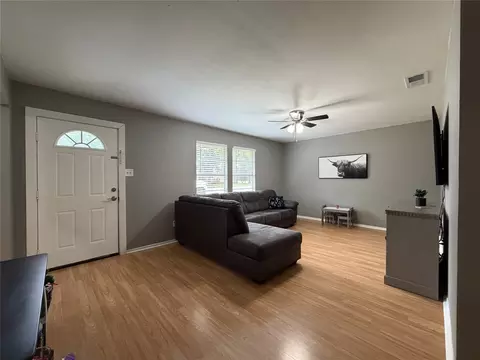 Living - 508 Batterson St, Cleburne, TX 76031 photo 1 of 6