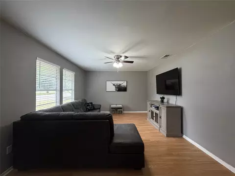 Living - 508 Batterson St, Cleburne, TX 76031 photo 4 of 6