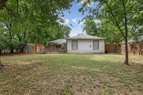 Exterior - 508 Batterson St, Cleburne, TX 76031 photo 6 of 6