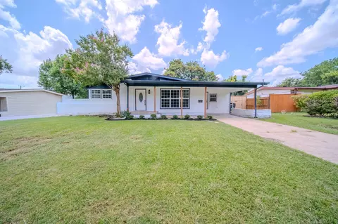 920 Treasure Rd, Garland, TX 75041