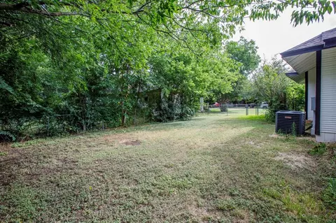 Exterior - 301 Madison St, Cleburne, TX 76033 photo 8 of 9