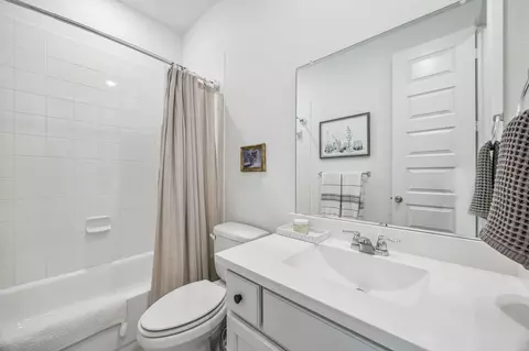 Bath - 721 Corner Post Path, Celina, TX 75009 photo 4 of 4