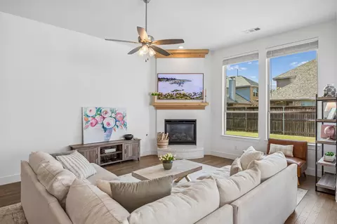 Living - 721 Corner Post Path, Celina, TX 75009 photo 2 of 4