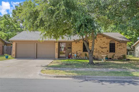 636 Sue Ann Ln, Burleson, TX 76028