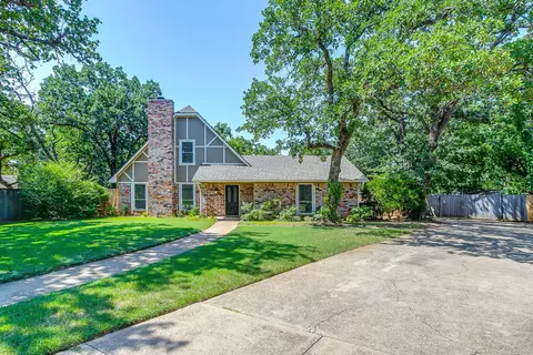 5716 Tumbleweed Ct, Arlington, TX 76017