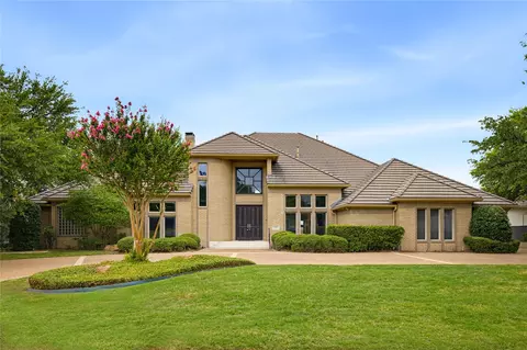 5916 Forest Highlands Dr, Fort Worth, TX 76132