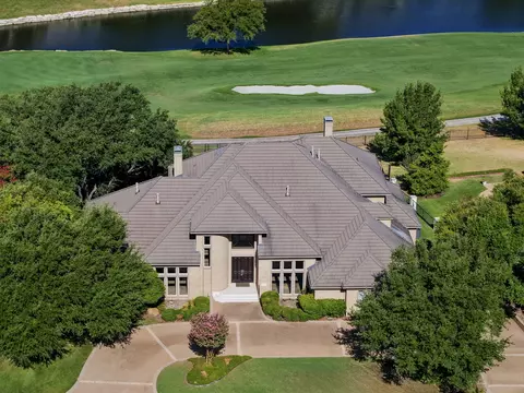 5916 Forest Highlands Dr, Fort Worth, TX 76132