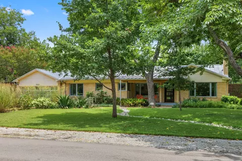 9422 Hermosa Dr, Dallas, TX 75218
