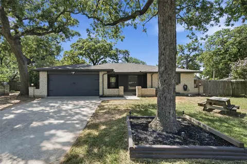 5711 Kingstree Ct, Arlington, TX 76017
