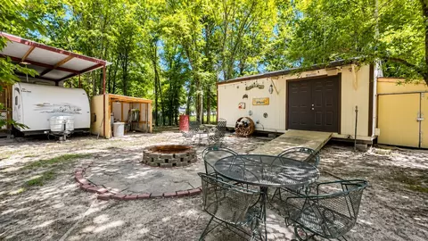 468 Choctaw Dr, Quitman, TX 75783