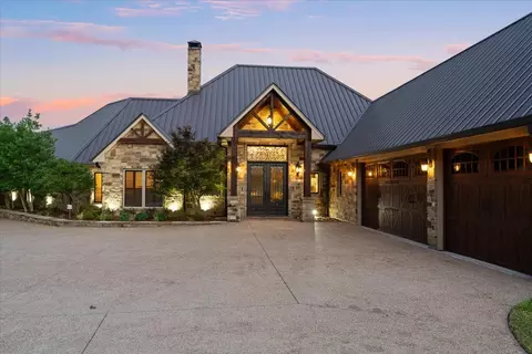 908 Sailboat Dr, Corsicana, TX 75109