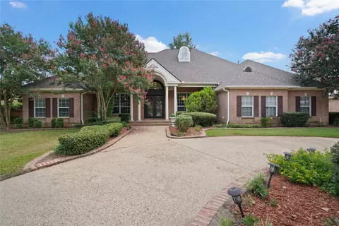 7402 Hollytree Dr, Tyler, TX 75703