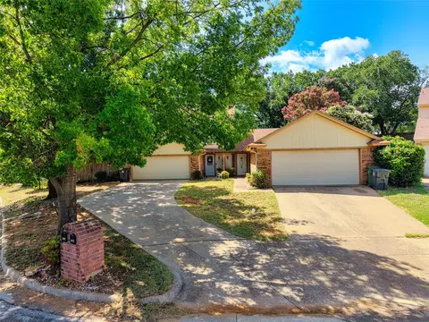 2006 W Sanford St, Arlington, TX 76012