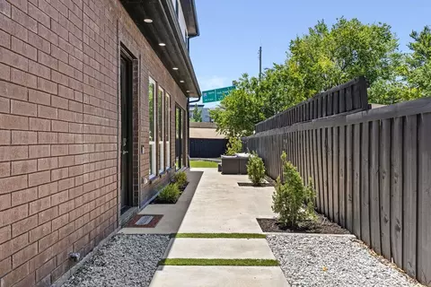 2722 Hondo Ave, Dallas, TX 75219