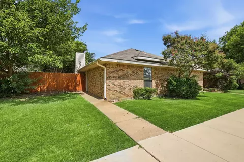 2308 Carol Good Ln, Carrollton, TX 75006