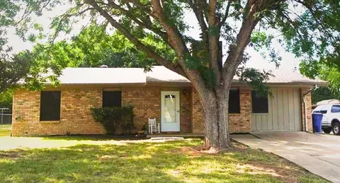 1414 W Torrey St, Granbury, TX 76048
