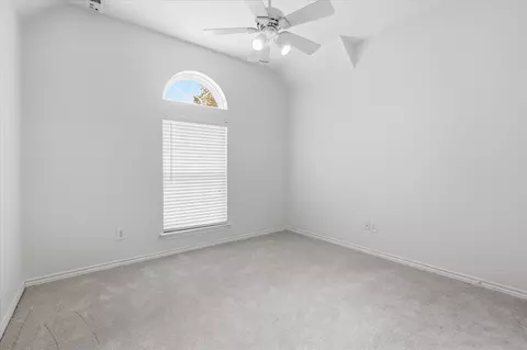 Bedroom - 306 Oak Dr, Argyle, TX 76226 photo 6 of 7