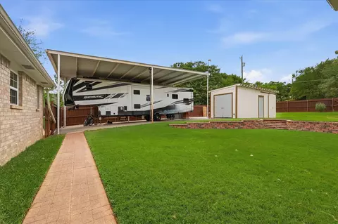 Exterior - 306 Oak Dr, Argyle, TX 76226 photo 5 of 10