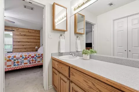 Bath - 306 Oak Dr, Argyle, TX 76226 photo 1 of 3